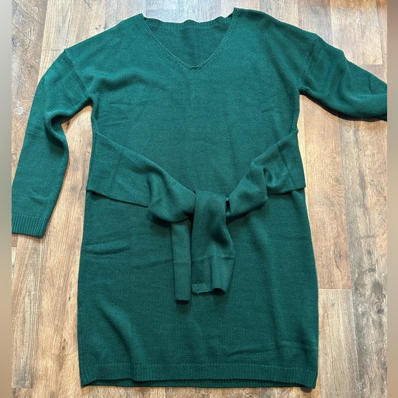 Women’s Green Long Sleeve Sweater Dress - Picture 1 of 1